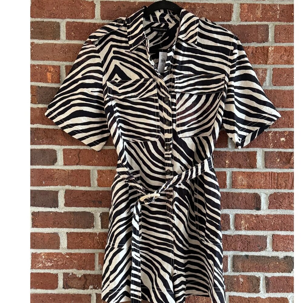 Banana Republic Black and White Zebra Print Women Shorts